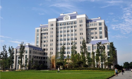 一个月白头发就长出来原因、白头发一个月染一次头会有什么危害 -一个月就有白头发染发网
