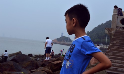 白发染得一个月又白了怎么办-一个月白头发就长出来原因、白头发一个月染一次头会有什么危害 -一个月就有白头发染发网
